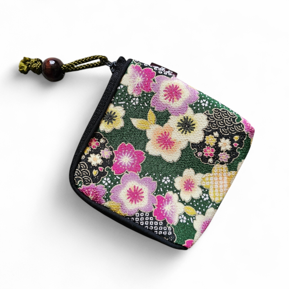 Floral Handmade in Japan 100% Kimono Silk Vintage Like New Wallet/Pouch